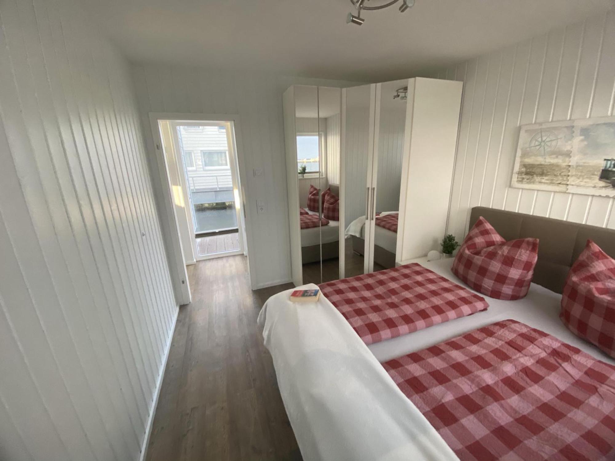Schwimmendes Ferienhaus Antares One By Seeblick Ferien Oro, Rundum Wasser, Sauna Olpenitz Buitenkant foto