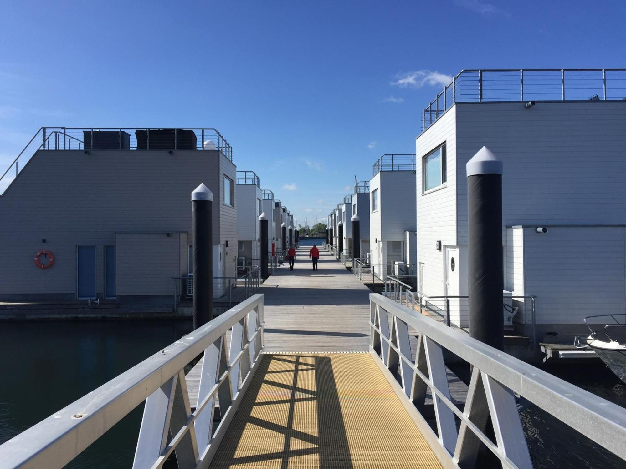 Schwimmendes Ferienhaus Antares One By Seeblick Ferien Oro, Rundum Wasser, Sauna Olpenitz Buitenkant foto