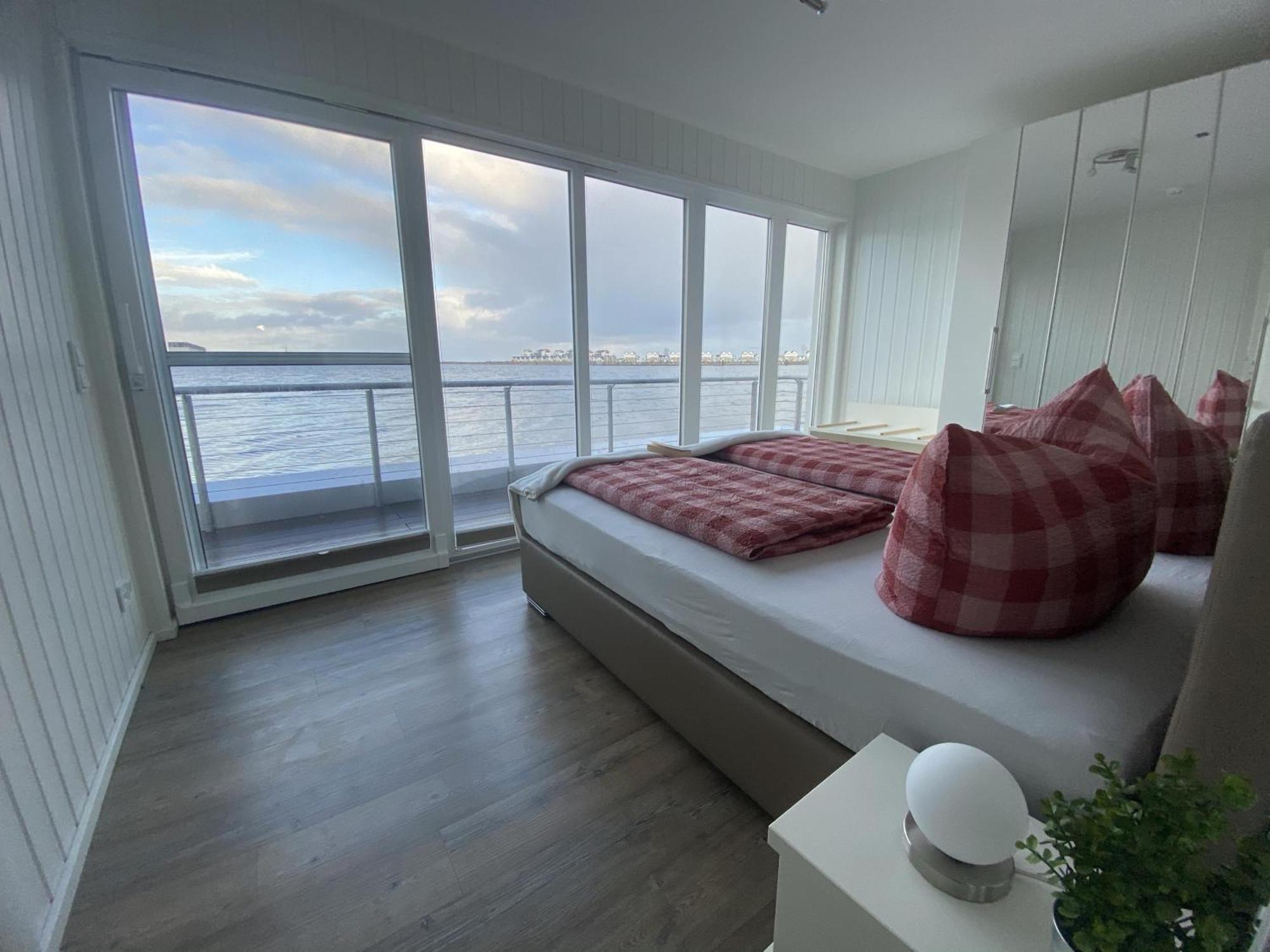 Schwimmendes Ferienhaus Antares One By Seeblick Ferien Oro, Rundum Wasser, Sauna Olpenitz Buitenkant foto